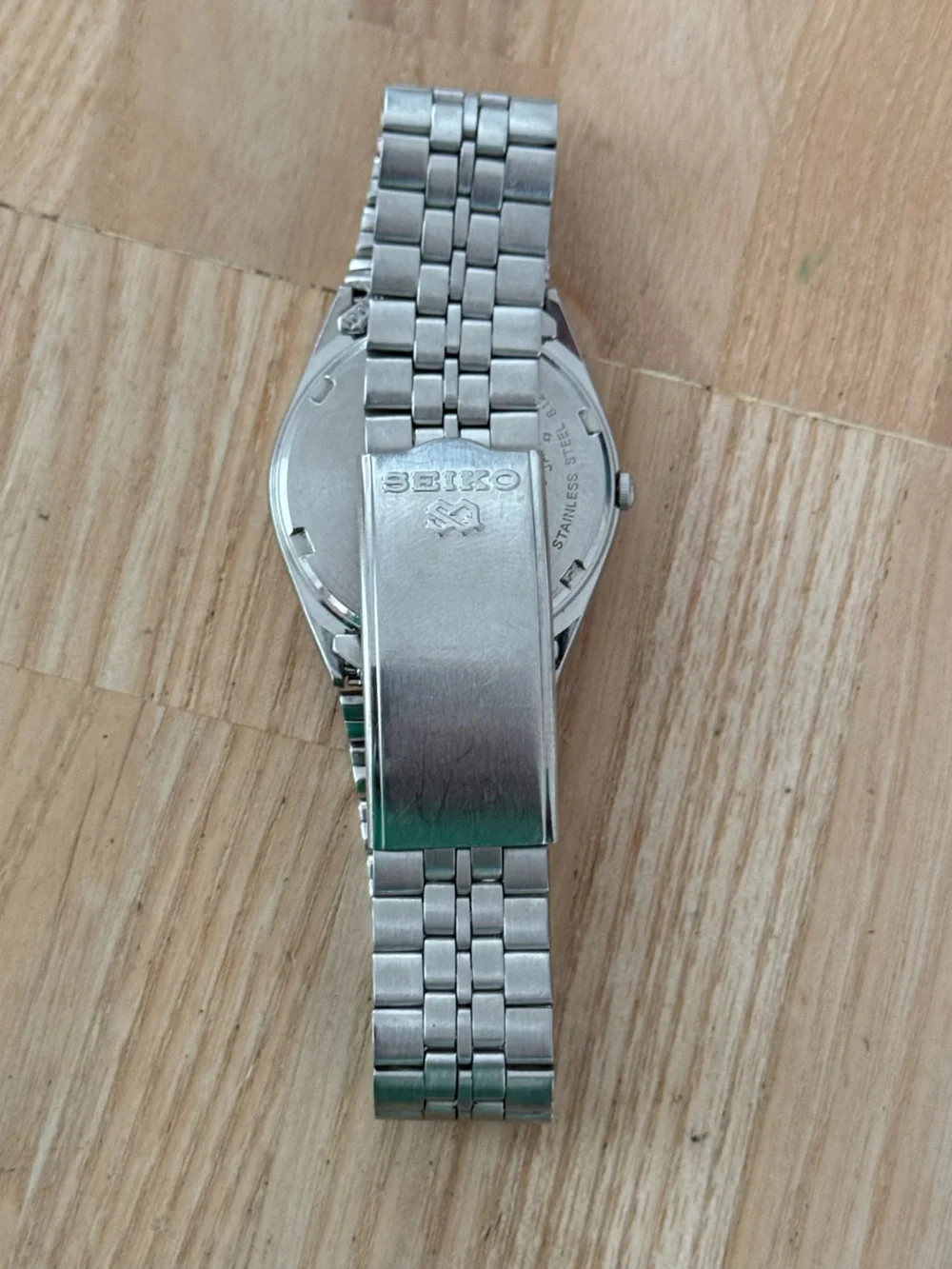 Seiko SQ Vintage Watch Stainless Bracelet Case Dial Hands Markers Day Date
